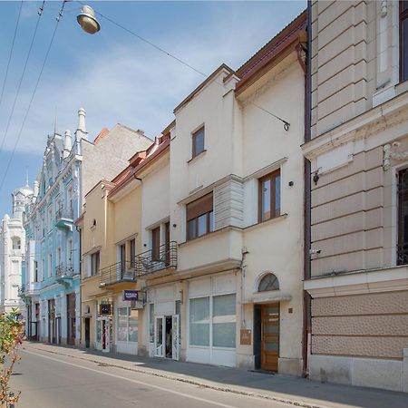 Oasis Rooms Oradea Buitenkant foto
