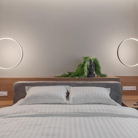Oasis Rooms Oradea Buitenkant foto