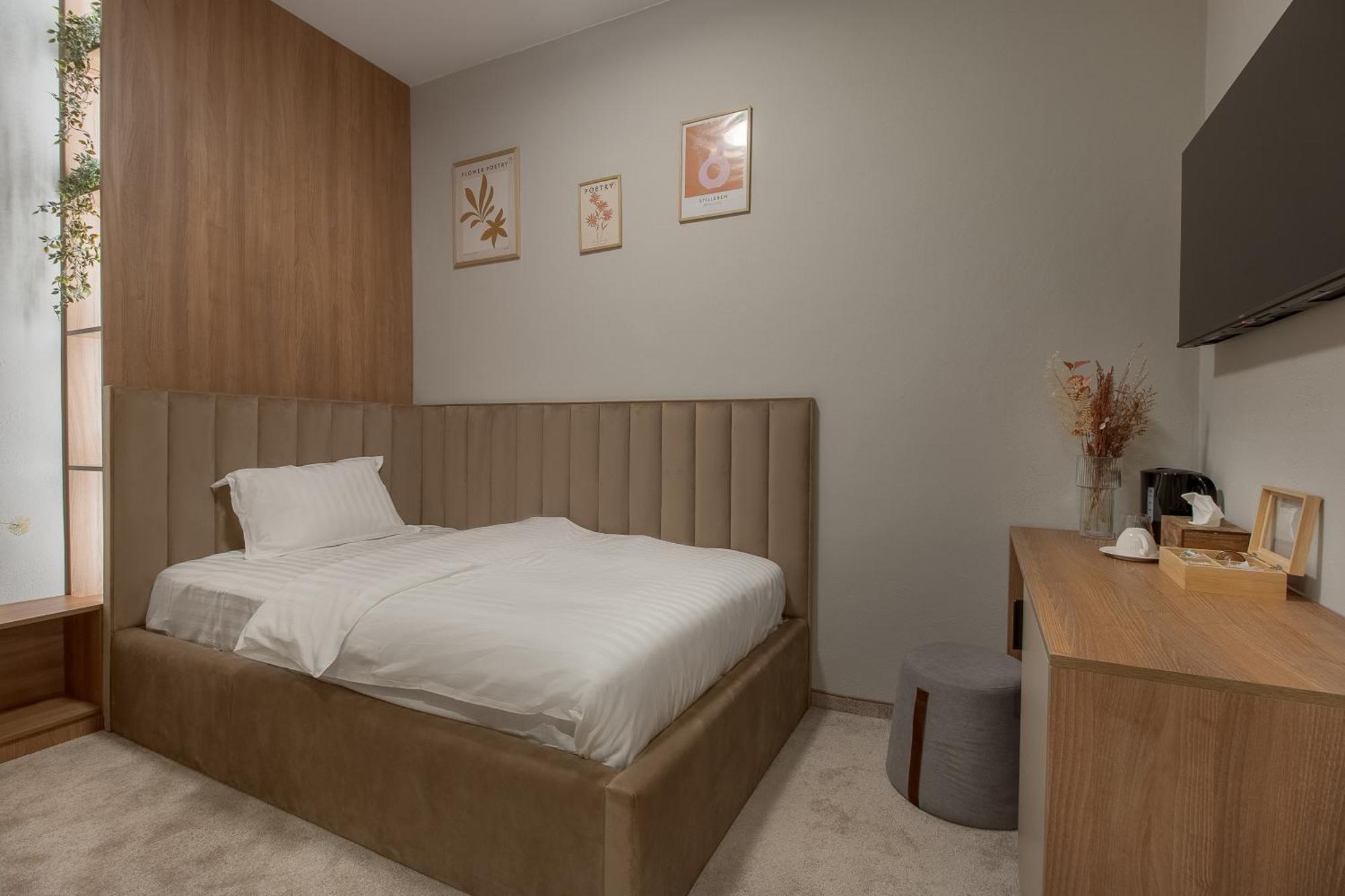 Oasis Rooms Oradea Buitenkant foto