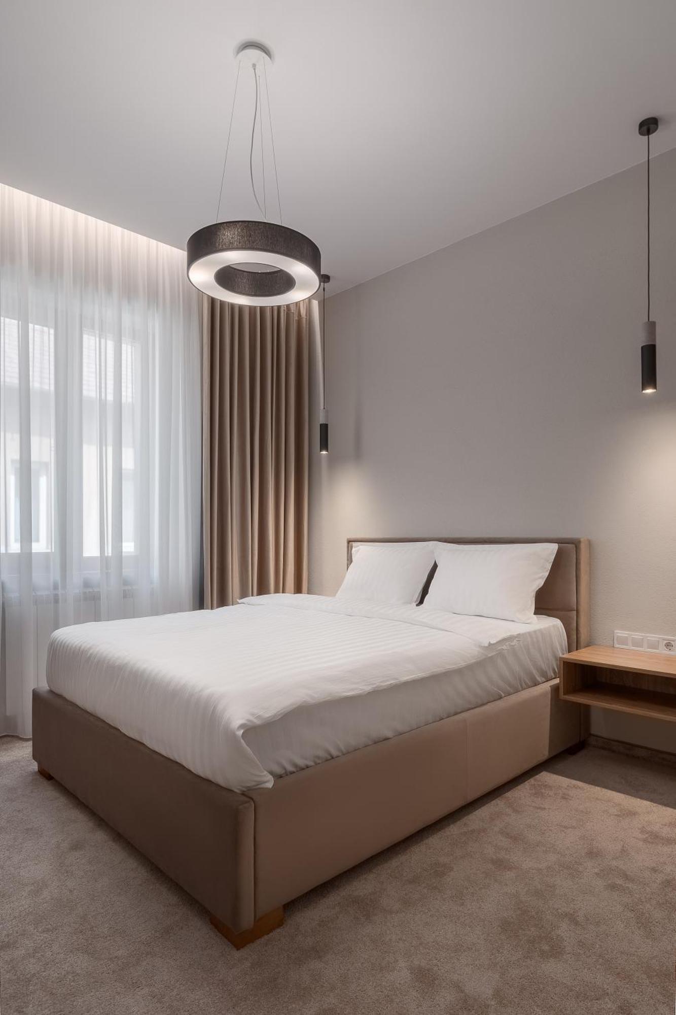 Oasis Rooms Oradea Buitenkant foto