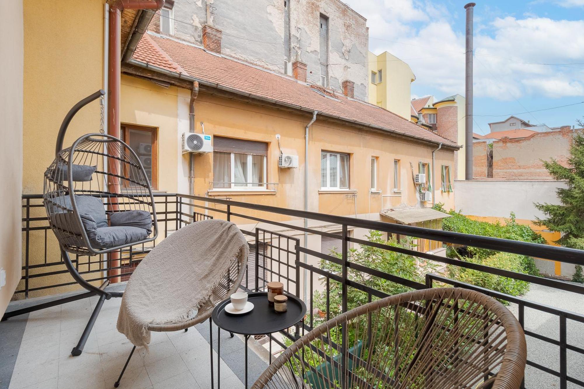 Oasis Rooms Oradea Buitenkant foto