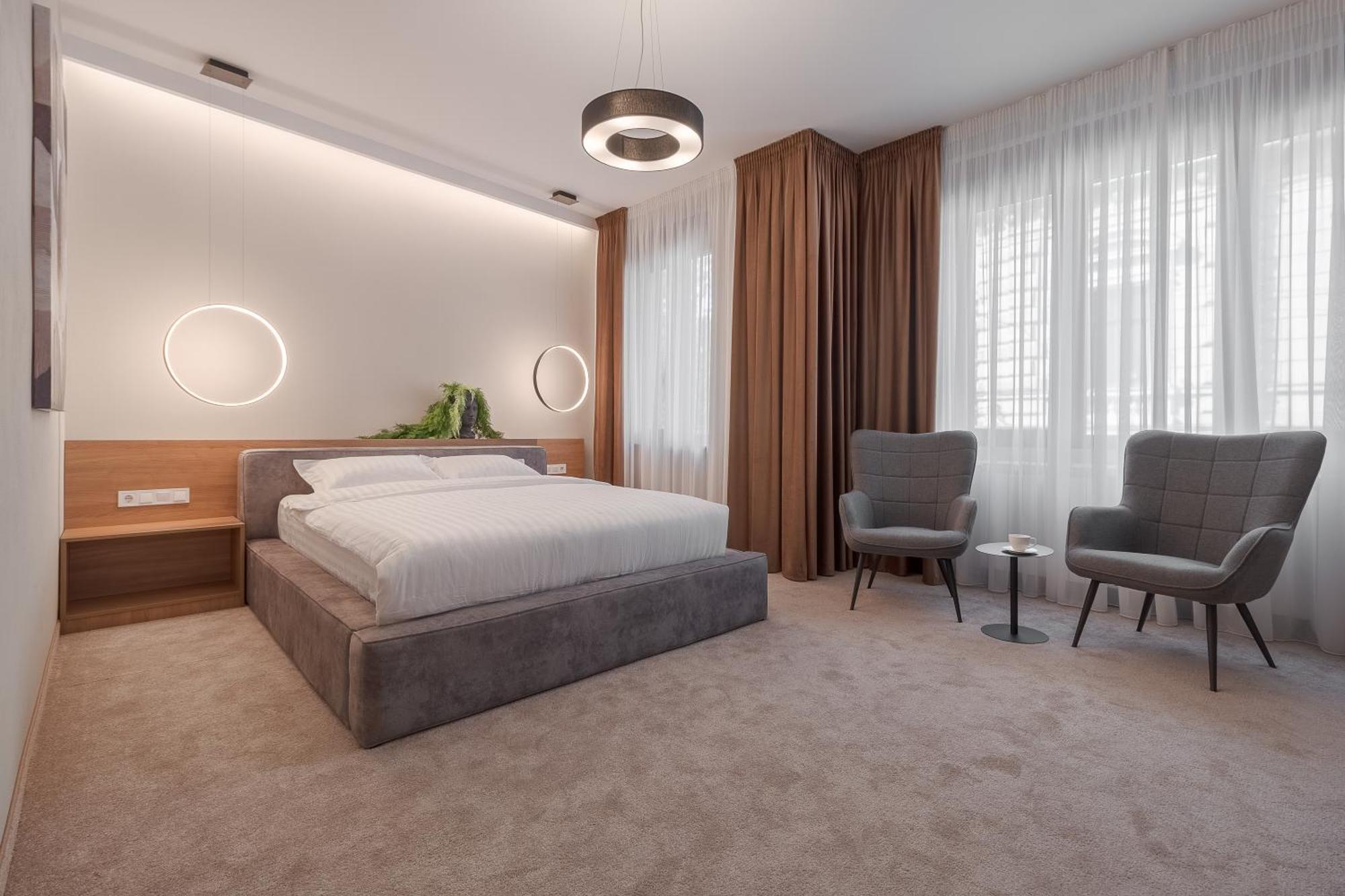 Oasis Rooms Oradea Buitenkant foto