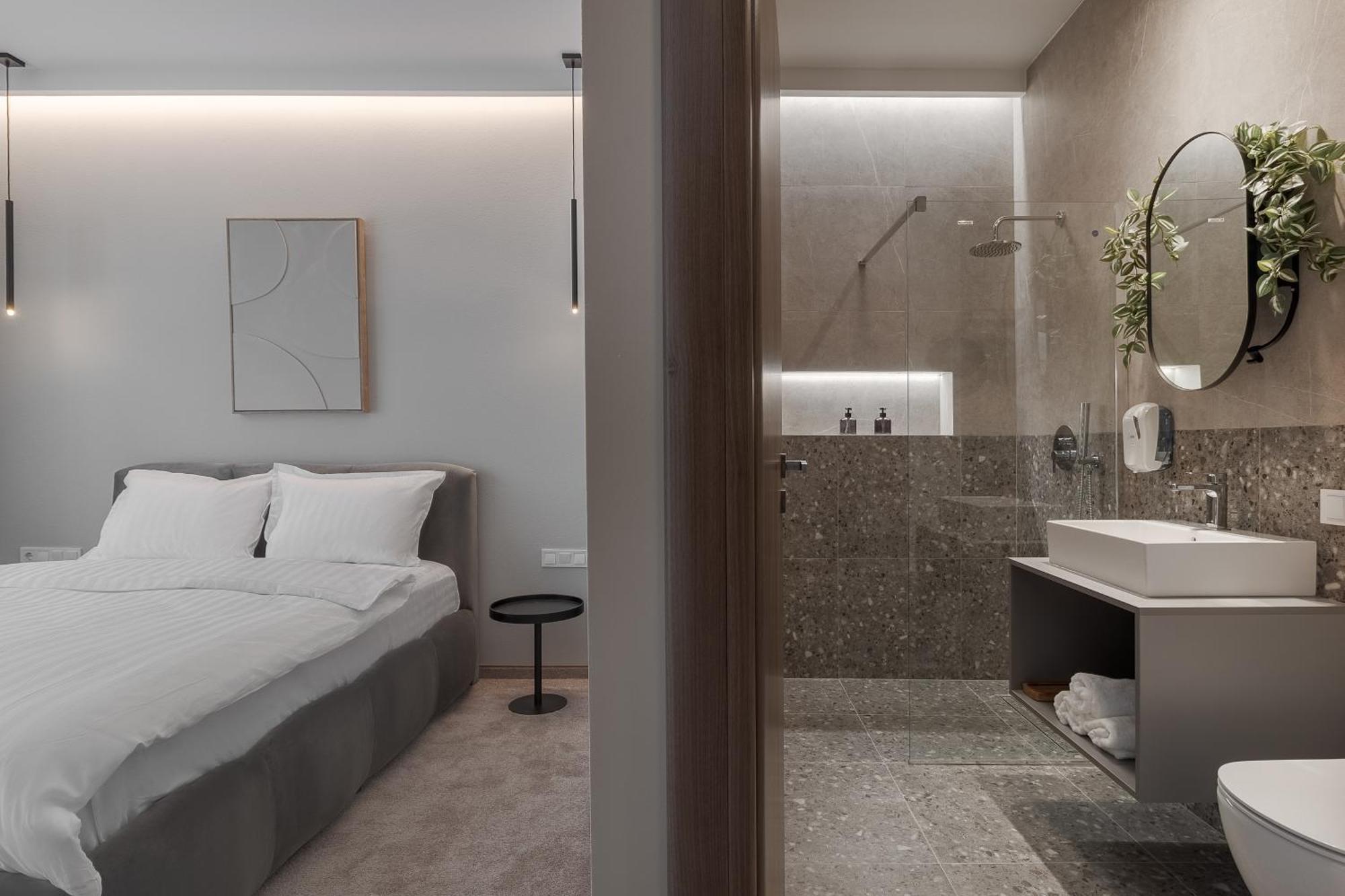 Oasis Rooms Oradea Buitenkant foto